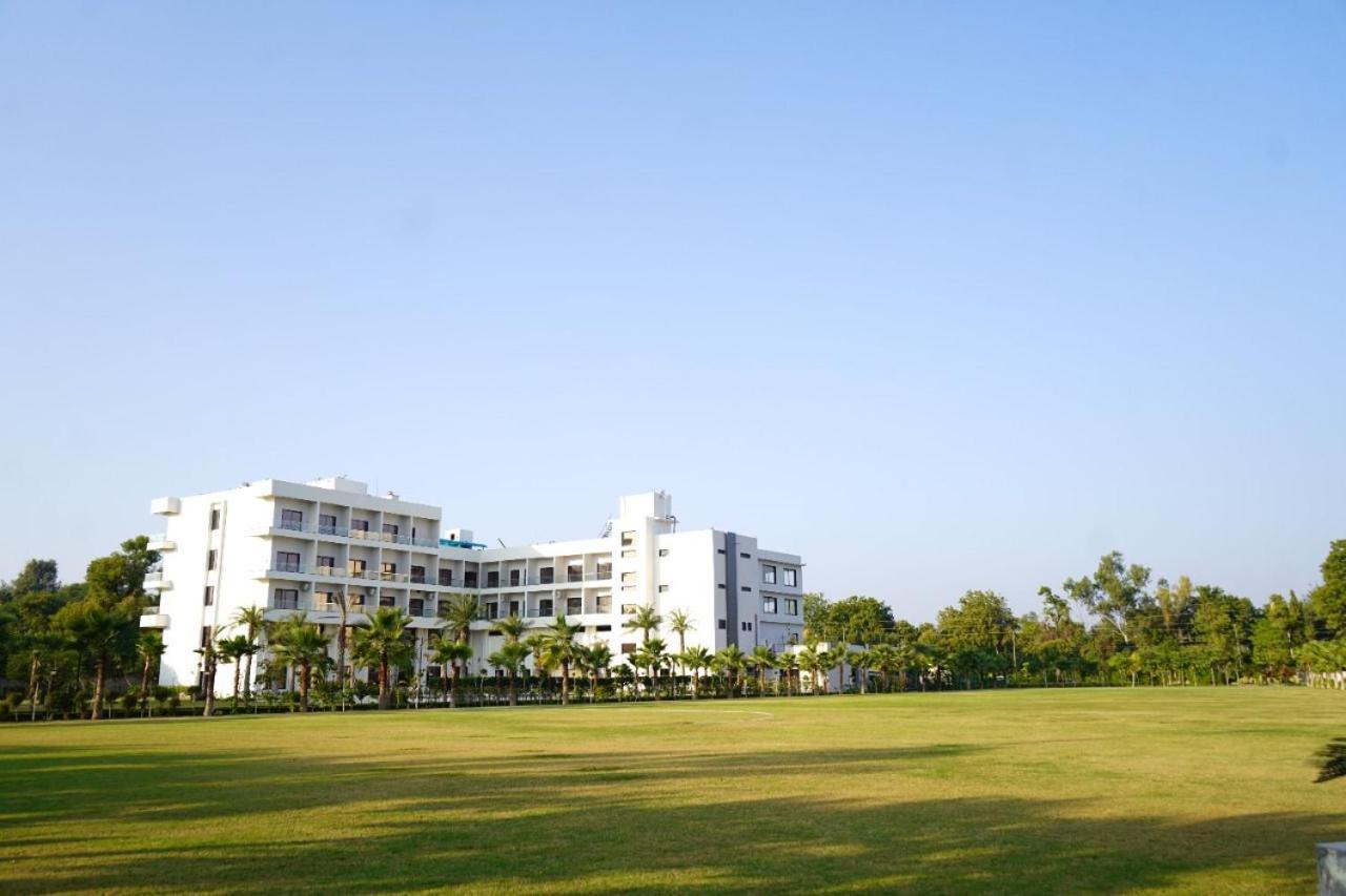 Pride Resort & Convention Center Ranakpur Near Ranakpur Dam Sādri Esterno foto